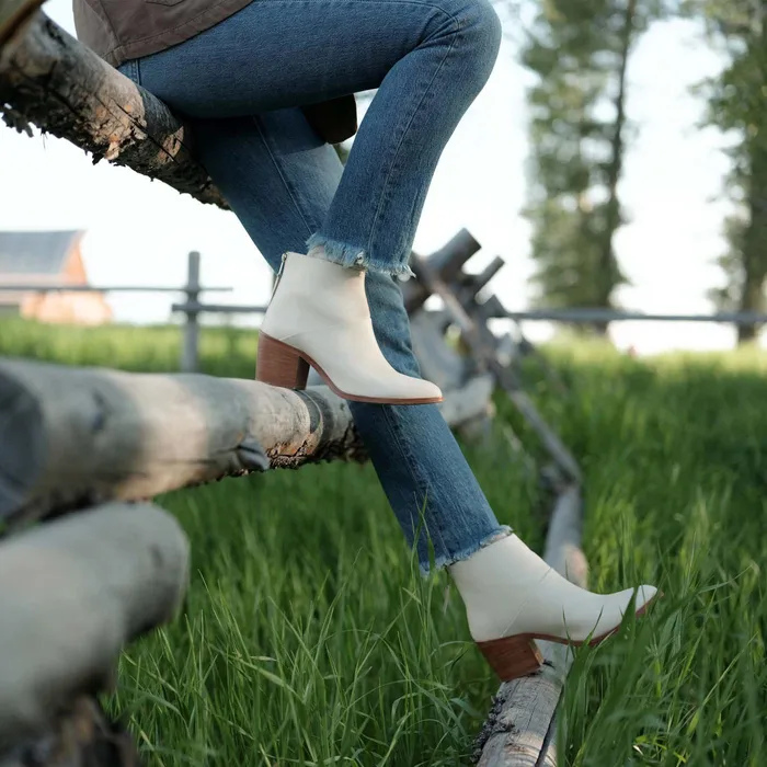 Women Nisolo Boots Dari Boot Bone