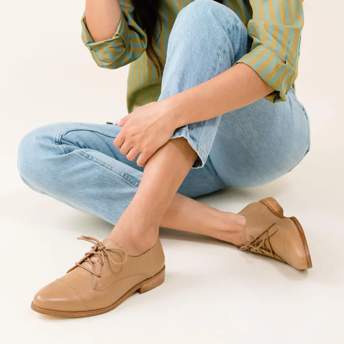 Women Nisolo Flats and Slip Ons Emilia Cap Toe Oxford Almond