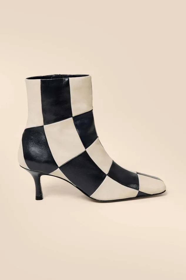 Women Shoes and Boots RIXO Madrid Navy Cream Checkerboard
