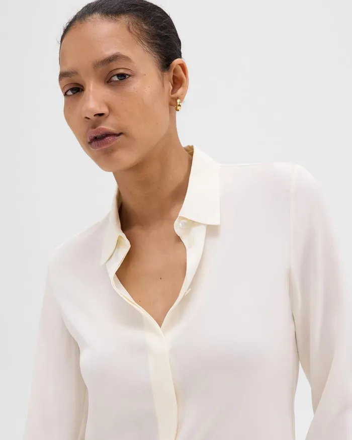 Women Theory Tops Fitted Shirt In Silk Georgette Ivory
