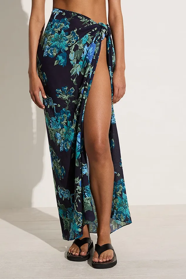 Women Zinnia Pareo Escala Floral Navy Exclusive 8211 Final Sale Faithfull The Brand Accessories Women Zinnia Pareo Escala Floral Navy Exclusive 8211 Final Sale Faithfull The Brand Accessories